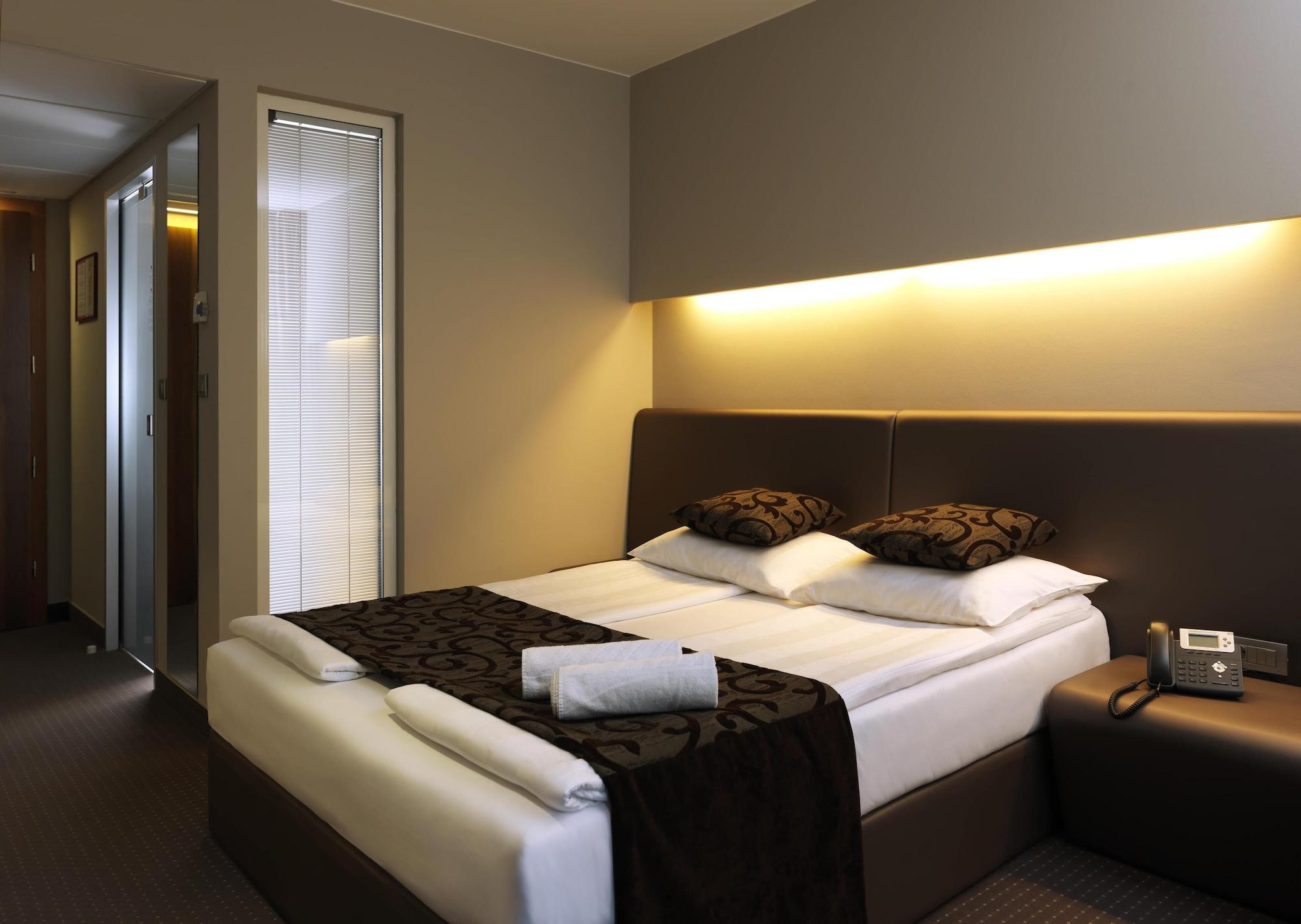 Hotel Thermana Park Lasko**** Superior Екстер'єр фото