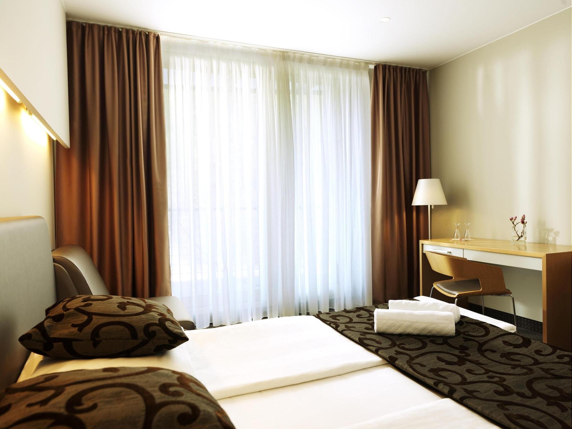 Hotel Thermana Park Lasko**** Superior Екстер'єр фото