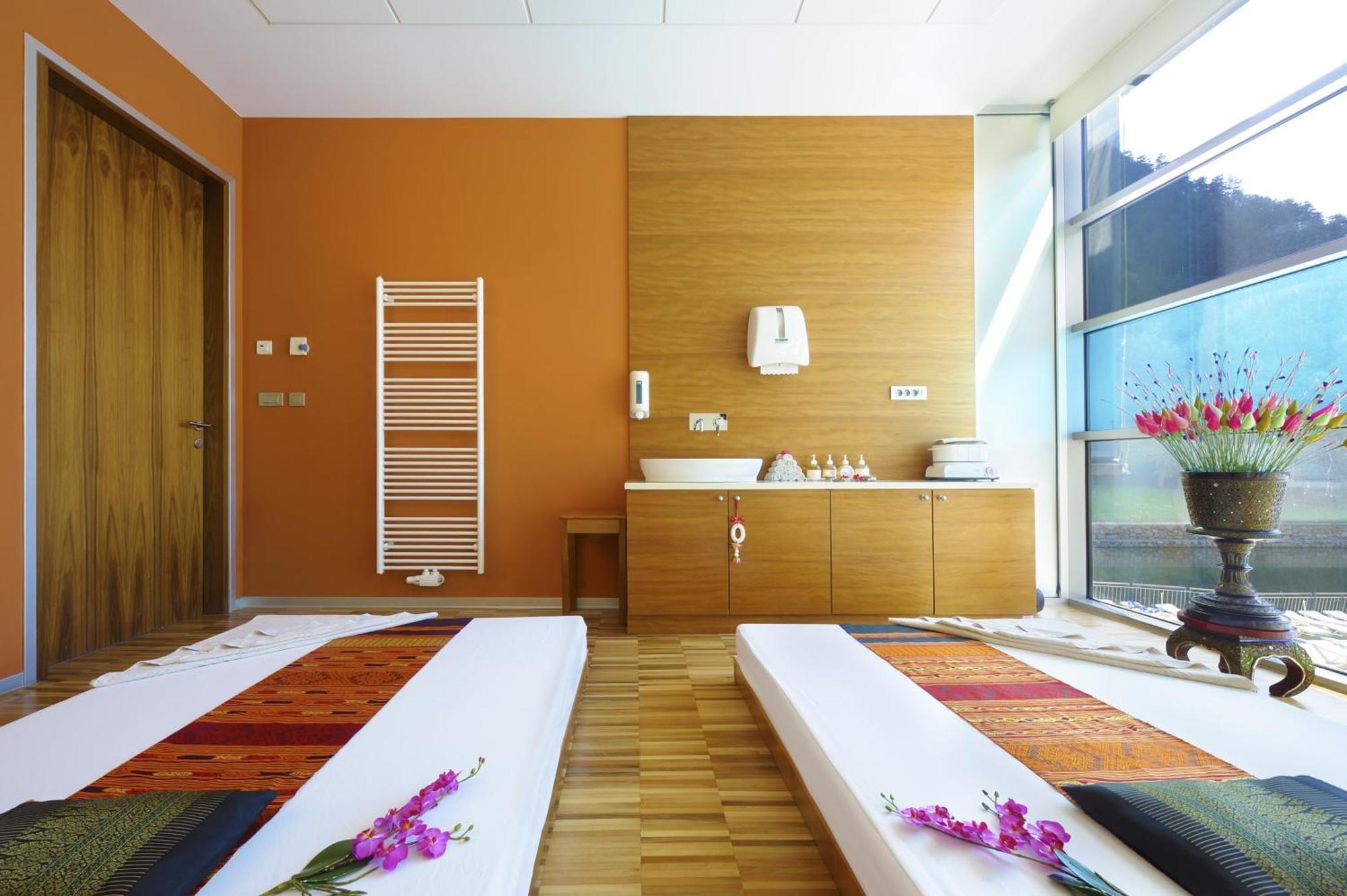 Hotel Thermana Park Lasko**** Superior Екстер'єр фото
