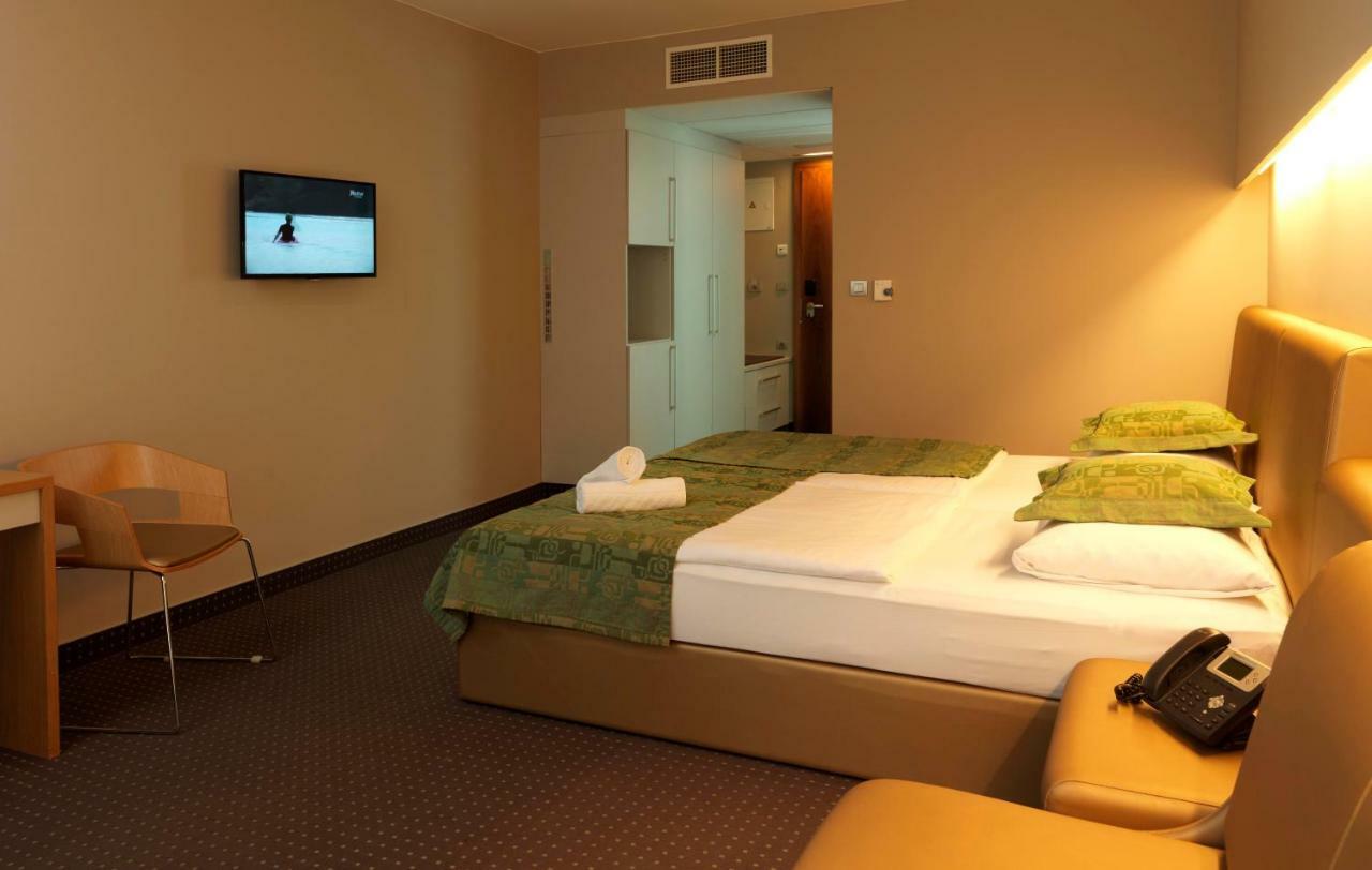 Hotel Thermana Park Lasko**** Superior Екстер'єр фото